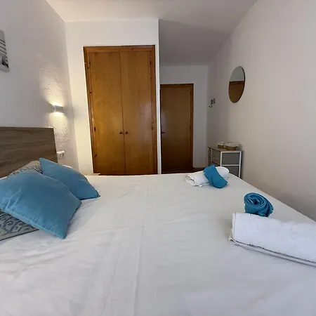 Relax In Arenal D Castell Con Piscinas アパート